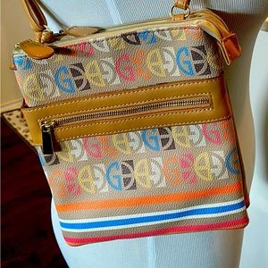 Giani Bernini multi pocket small cross body bag